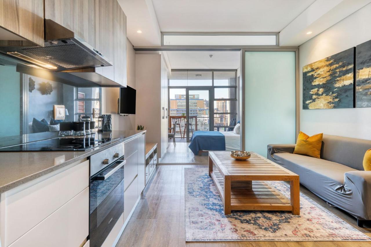 Backup-power Elegant Ny Balcony Apartment *